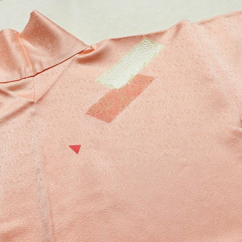 訪問着 良品 しつけ糸付き 絞り 正絹 古典柄 袷仕立て 身丈160.5cm 裄丈66.5cm 箔 綸子 刺繍 ピンク_画像11