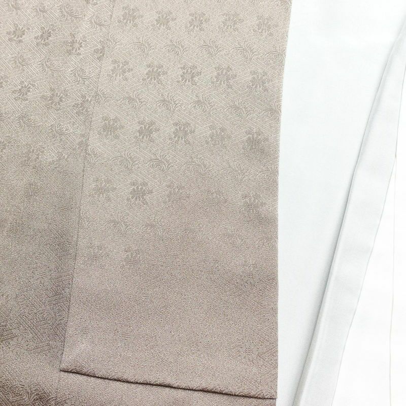 付け下げ 美品 しつけ糸付き 綸子 一つ紋付き 正絹 木の葉・植物柄 袷仕立て 身丈161.5cm 裄丈64.5cm 箔 刺繍 グレー_画像17