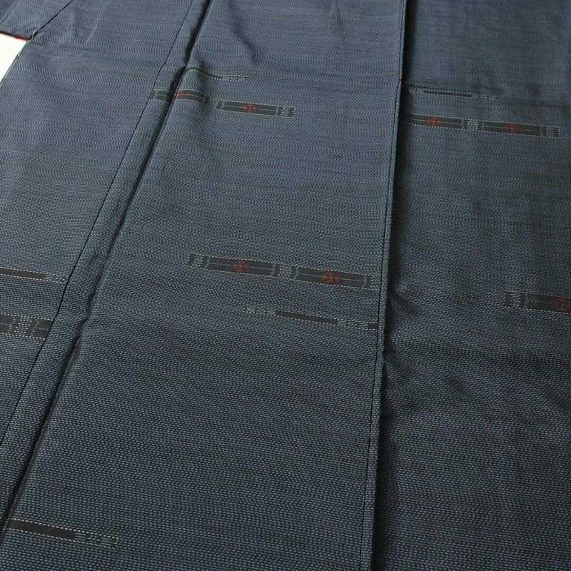 大島紬 証紙なし しつけ糸付き 正絹 幾何学柄・抽象柄 袷仕立て 身丈160cm 裄丈66.5cm 青・紺_画像5