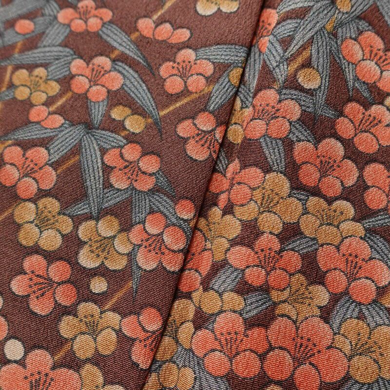 小紋 美品 縮緬 しつけ糸付き ポリエステル 花柄 袷仕立て 身丈164cm 裄丈66.5cm 茶_画像7