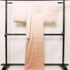 付け下げ 良品 落款入り 一つ紋付き 正絹 その他の柄 袷仕立て 身丈163.5cm 裄丈69cm 箔 一部しつけ糸付き ピンク_画像2