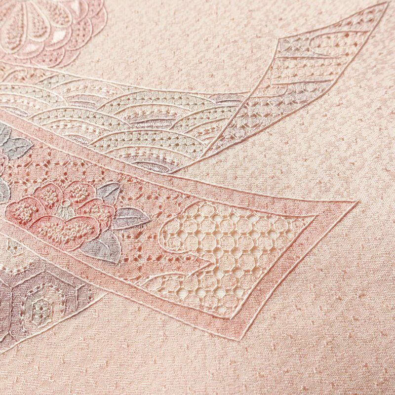 付け下げ 美品 スワトウ刺繍 相良刺繍 正絹 花柄 袷仕立て 身丈163cm 裄丈66cm 刺繍 ピンク_画像9
