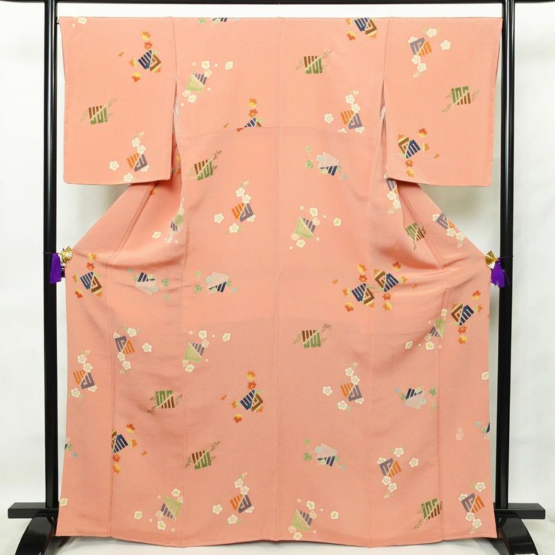 小紋 良品 鬼ちりめん 縮緬 しつけ糸付き 飛び柄 正絹 古典柄 袷仕立て 身丈165.5cm 裄丈68.5cm うさぎ 金彩 ピンク_画像1