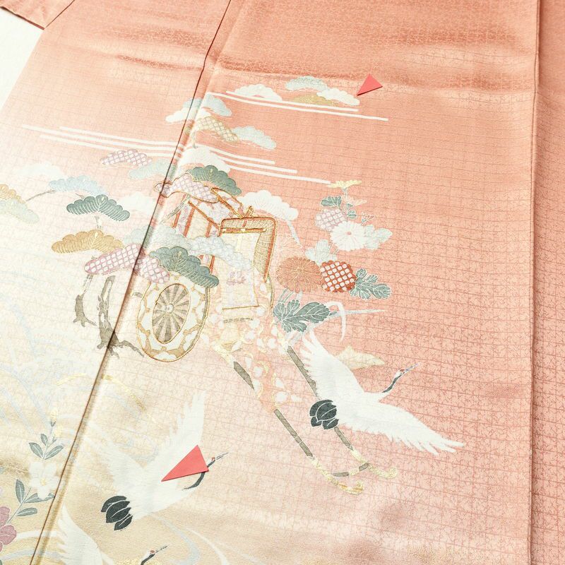 訪問着 しつけ糸付き 金駒刺繍 正絹 古典柄 袷仕立て 身丈158.5cm 裄丈65cm 箔 金彩 着物 ピンク サーモンピンク_画像5