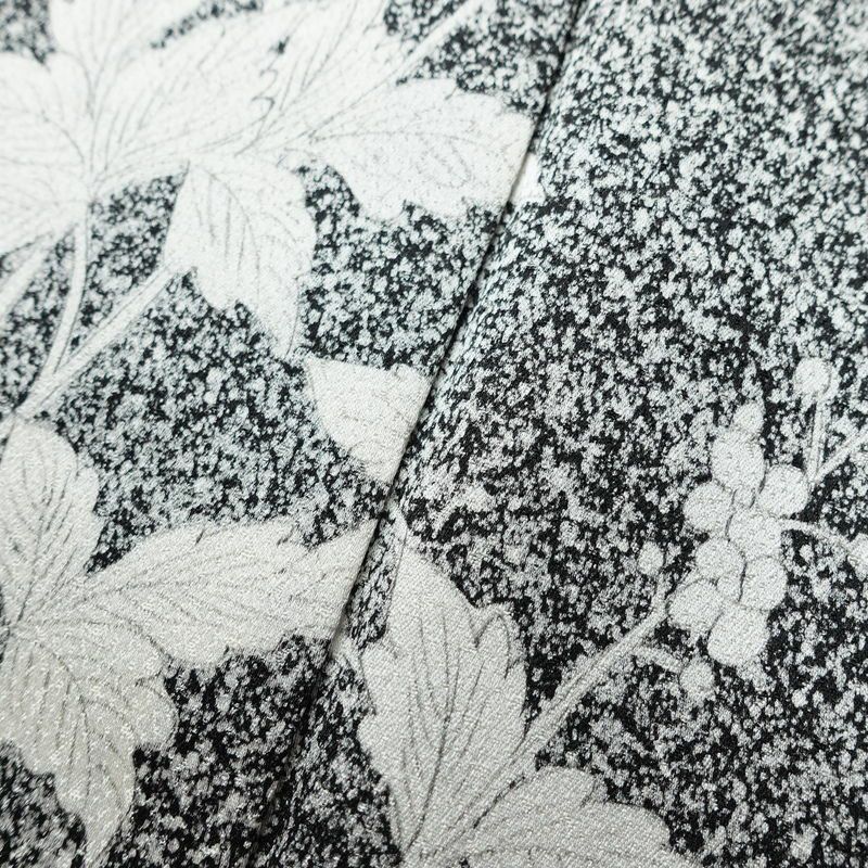 付け下げ 正絹 木の葉・植物柄 袷仕立て 身丈151.5cm 裄丈62cm 刺繍 フォーマル 着物 グレー_画像8