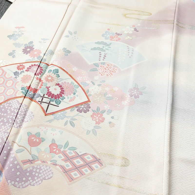 訪問着 美品 落款入り しつけ糸付き 金駒刺繍 一つ紋付き 正絹 古典柄 袷仕立て 身丈162.5cm 裄丈67cm 箔 共八掛 金彩 入学式 卒業式 七五三 フォーマル 着物 ピンク_画像5