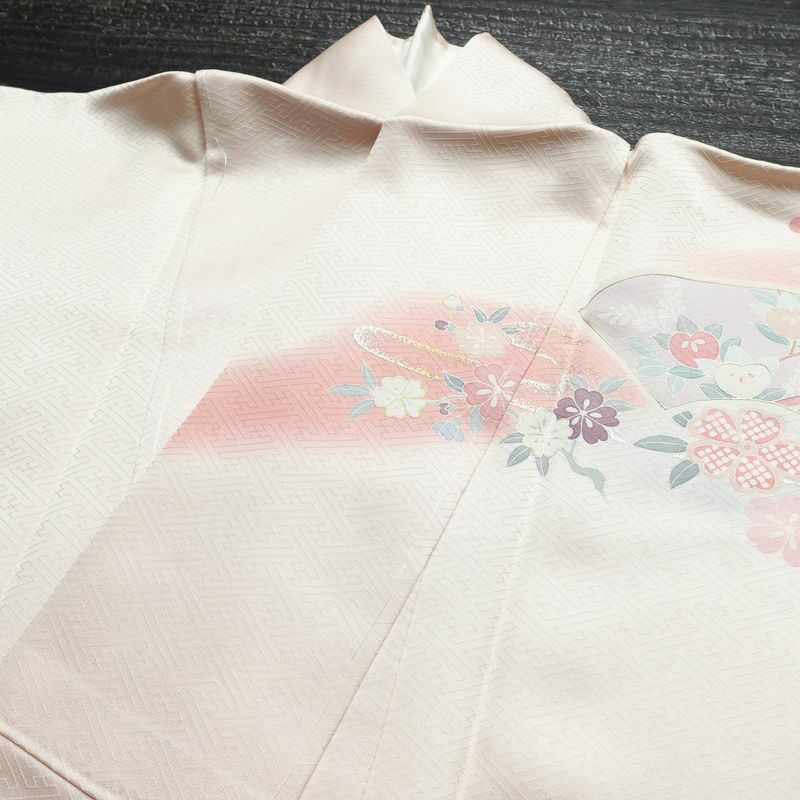 訪問着 美品 落款入り しつけ糸付き 金駒刺繍 一つ紋付き 正絹 古典柄 袷仕立て 身丈162.5cm 裄丈67cm 箔 共八掛 金彩 入学式 卒業式 七五三 フォーマル 着物 ピンク_画像17
