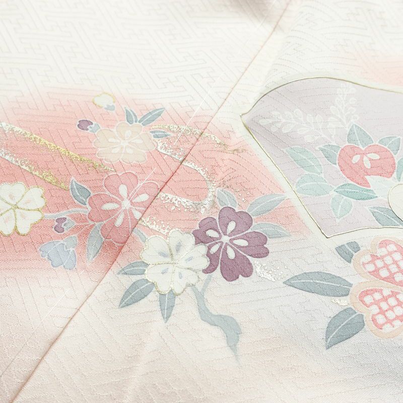 訪問着 美品 落款入り しつけ糸付き 金駒刺繍 一つ紋付き 正絹 古典柄 袷仕立て 身丈162.5cm 裄丈67cm 箔 共八掛 金彩 入学式 卒業式 七五三 フォーマル 着物 ピンク_画像18