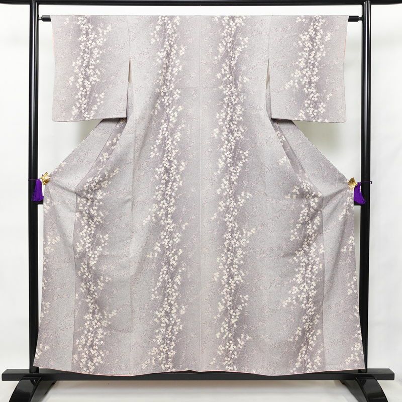 小紋 正絹 花柄 袷仕立て 身丈156cm 裄丈63.5cm 着物 紫・藤色_画像1