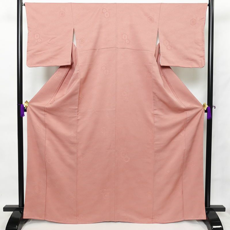 色無地 良品 しつけ糸付き 正絹 古典柄 袷仕立て 身丈167cm 裄丈66.5cm フォーマル 着物 ピンク_画像1