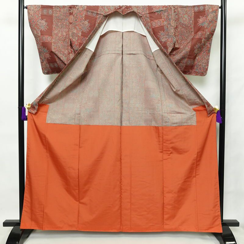 小紋 紬地 美品 胴抜き仕立て しつけ糸付き 正絹 幾何学柄・抽象柄 身丈165cm 裄丈67cm 茶_画像3