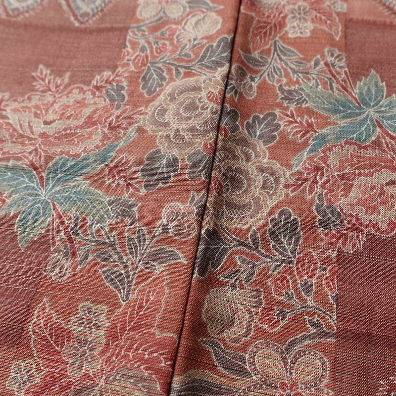 小紋 紬地 美品 胴抜き仕立て しつけ糸付き 正絹 幾何学柄・抽象柄 身丈165cm 裄丈67cm 茶_画像9