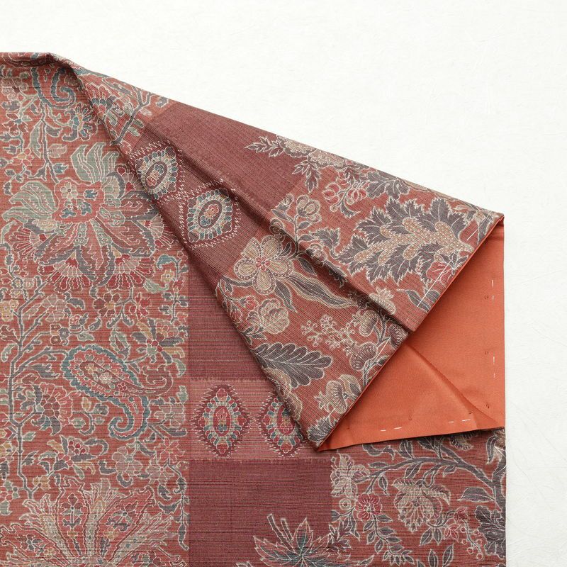 小紋 紬地 美品 胴抜き仕立て しつけ糸付き 正絹 幾何学柄・抽象柄 身丈165cm 裄丈67cm 茶_画像13