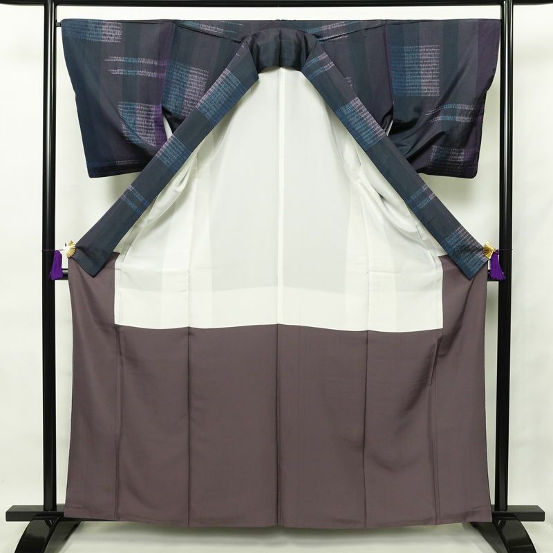 大島紬 証紙あり 絞り 正絹 縞柄・線柄 袷仕立て 身丈162cm 裄丈67cm 青・紺_画像3