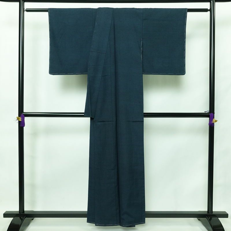 紬 しつけ糸付き 正絹 無地 袷仕立て 身丈157cm 裄丈63.5cm 青・紺_画像2