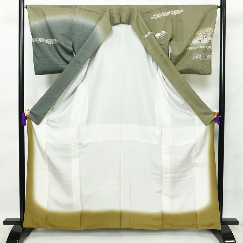 訪問着 良品 三猿 紬地 正絹 花柄 袷仕立て 身丈162.5cm 裄丈66cm 箔 一部しつけ糸付き 金彩 緑・うぐいす色_画像3