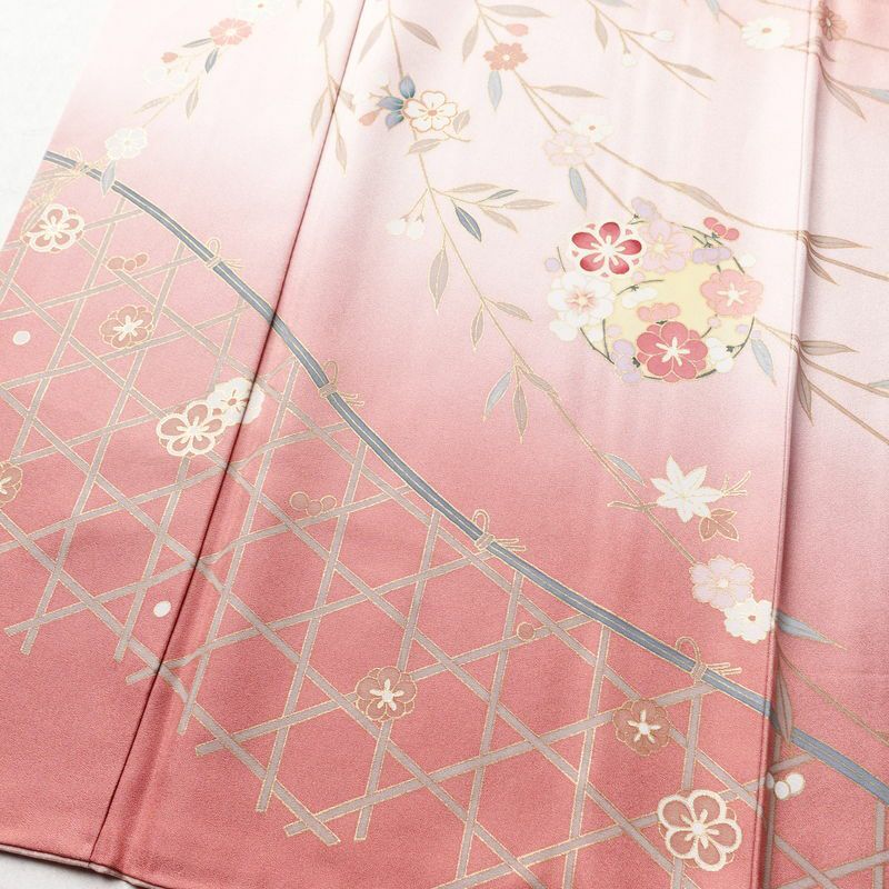 訪問着 正絹 古典柄 身丈163cm 裄丈65.5cm 箔 金彩 御所車 梅 松 菊 ピンク_画像4