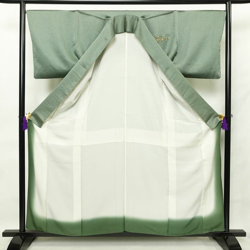 付け下げ 良品 スワトウ刺繍 正絹 古典柄 袷仕立て 身丈158cm 裄丈68.5cm 箔 刺繍 緑・うぐいす色_画像3
