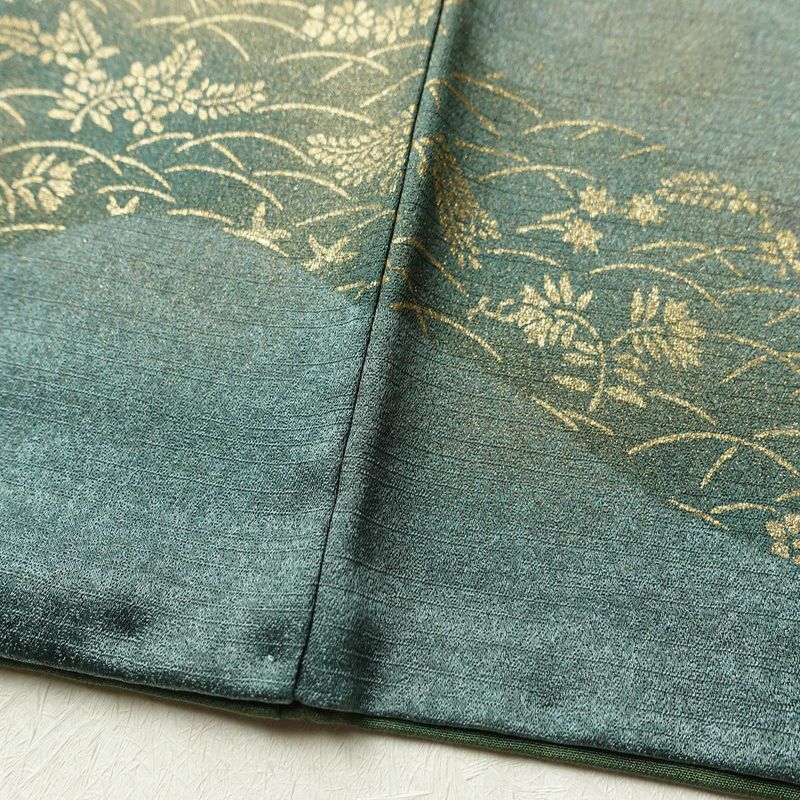 付け下げ 良品 スワトウ刺繍 正絹 古典柄 袷仕立て 身丈158cm 裄丈68.5cm 箔 刺繍 緑・うぐいす色_画像10