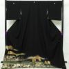 黒留袖 美品 五つ紋付き 桃山蒔絵 落款入り しつけ糸付き 縮緬 正絹 古典柄 袷仕立て 身丈170.5cm 裄丈70.5cm 箔 金彩 黒_画像1