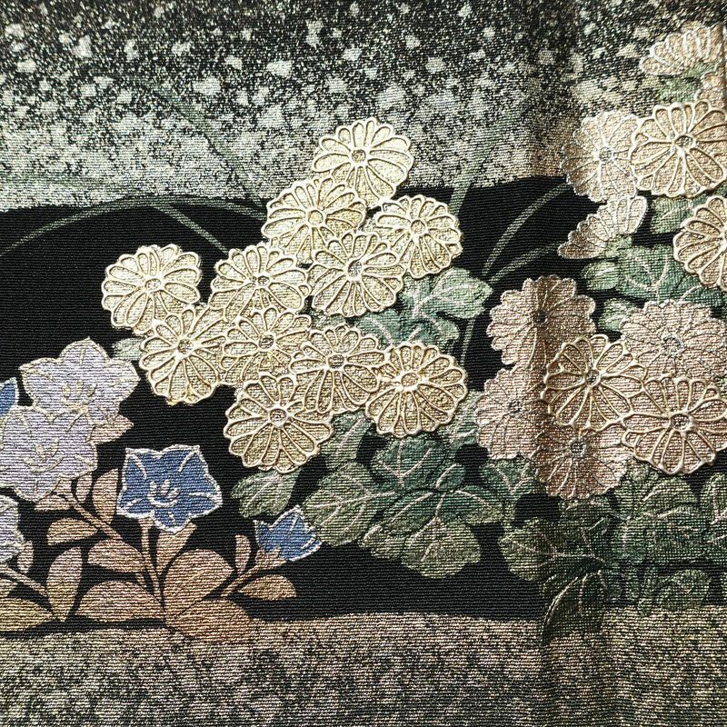 黒留袖 美品 五つ紋付き 桃山蒔絵 落款入り しつけ糸付き 縮緬 正絹 古典柄 袷仕立て 身丈170.5cm 裄丈70.5cm 箔 金彩 黒_画像7