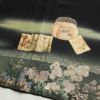 黒留袖 美品 五つ紋付き 桃山蒔絵 落款入り しつけ糸付き 縮緬 正絹 古典柄 袷仕立て 身丈170.5cm 裄丈70.5cm 箔 金彩 黒_画像8