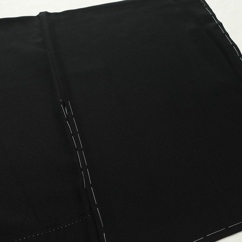 黒留袖 美品 五つ紋付き 桃山蒔絵 落款入り しつけ糸付き 縮緬 正絹 古典柄 袷仕立て 身丈170.5cm 裄丈70.5cm 箔 金彩 黒_画像13