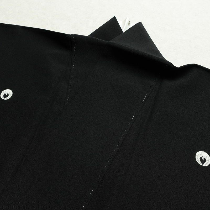 黒留袖 美品 五つ紋付き 桃山蒔絵 落款入り しつけ糸付き 縮緬 正絹 古典柄 袷仕立て 身丈170.5cm 裄丈70.5cm 箔 金彩 黒_画像16
