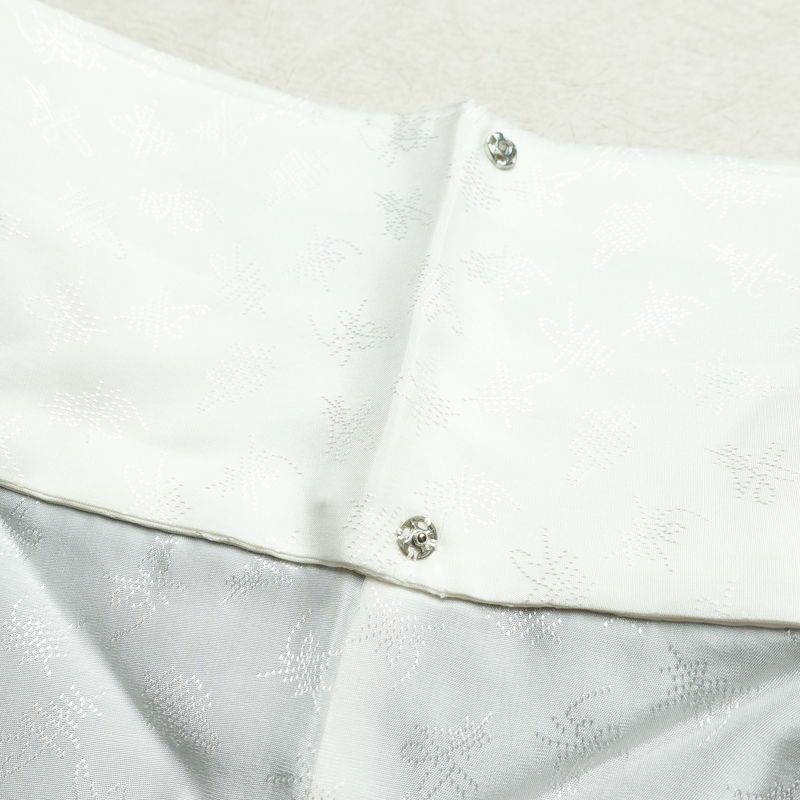 黒留袖 美品 五つ紋付き 桃山蒔絵 落款入り しつけ糸付き 縮緬 正絹 古典柄 袷仕立て 身丈170.5cm 裄丈70.5cm 箔 金彩 黒_画像20