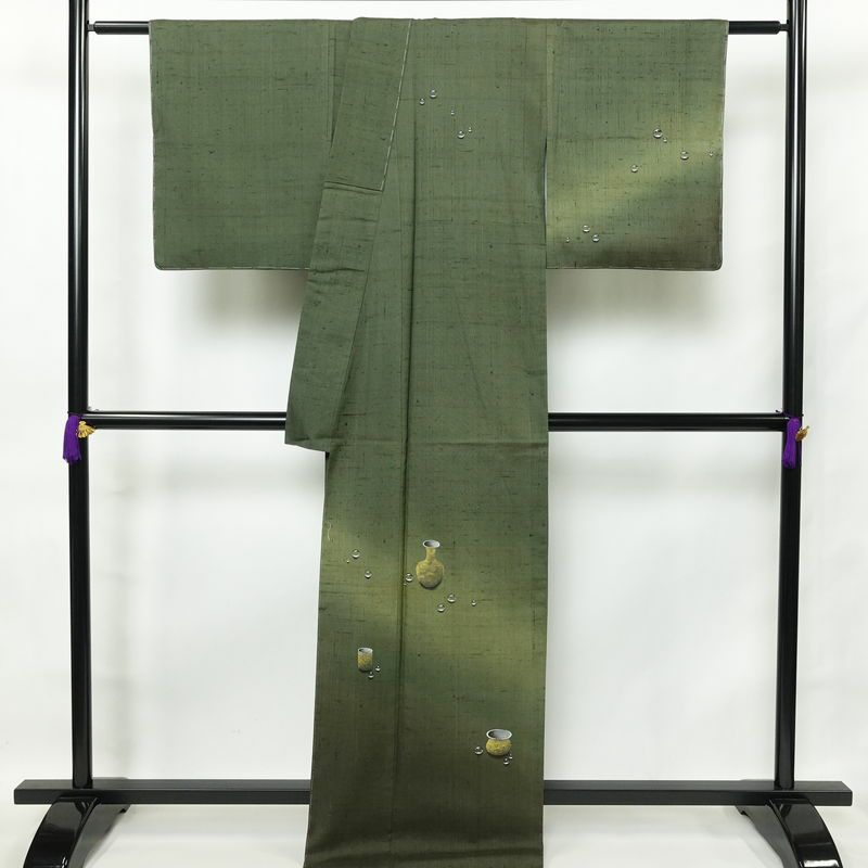 付け下げ 紬地 落款入り しつけ糸付き 正絹 その他の柄 袷仕立て 身丈166cm 裄丈70cm 箔 緑・うぐいす色_画像2