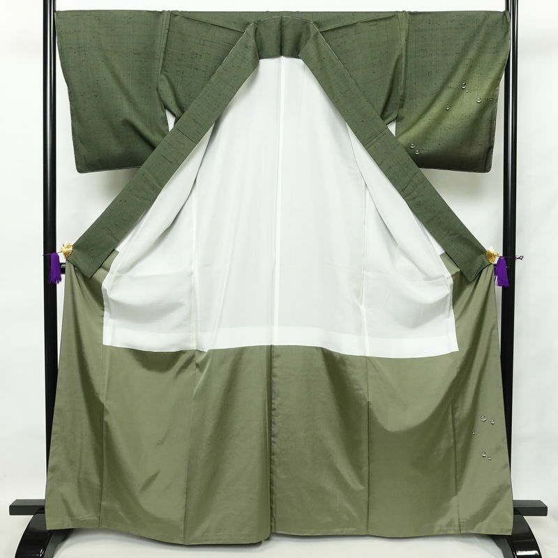 付け下げ 紬地 落款入り しつけ糸付き 正絹 その他の柄 袷仕立て 身丈166cm 裄丈70cm 箔 緑・うぐいす色_画像3