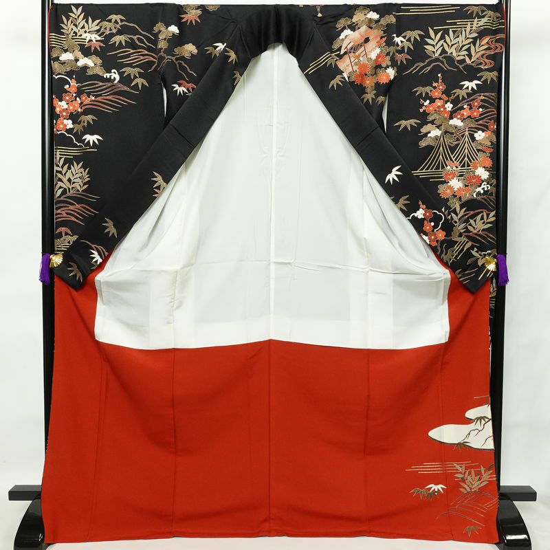 振袖 良品 金駒刺繍 正絹 風景柄 袷仕立て 身丈172cm 裄丈71cm 箔 金彩 モダン 成人式 黒_画像3