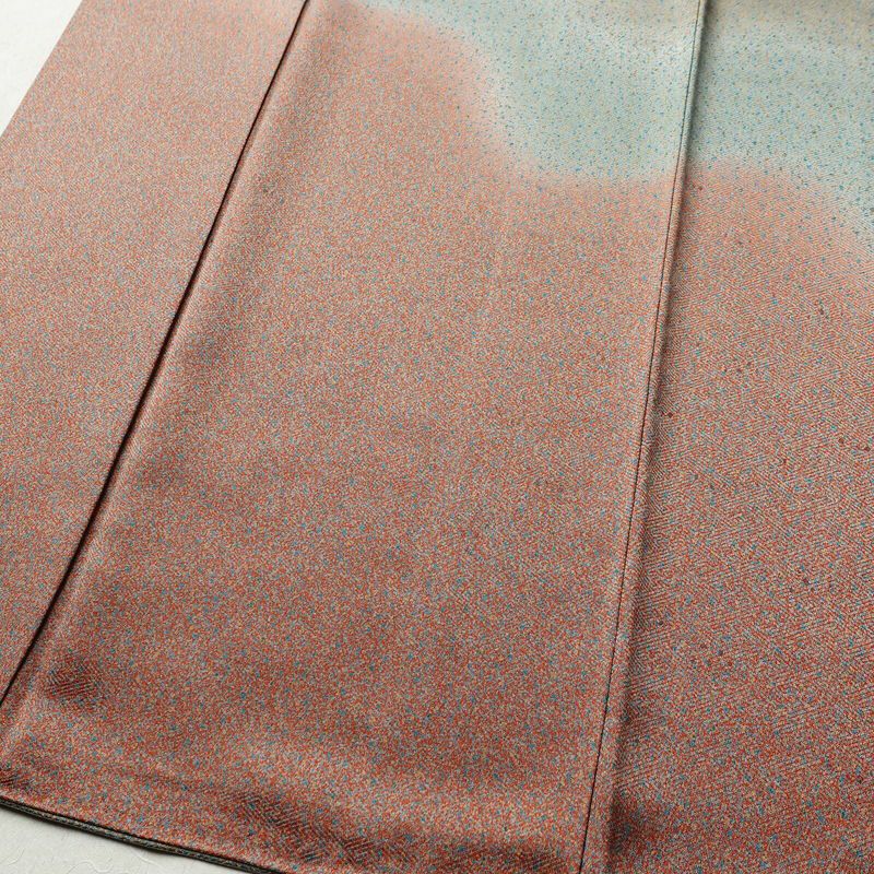 付け下げ 美品 綸子 正絹 その他の柄 袷仕立て 身丈159.5cm 裄丈65cm 一部しつけ糸付き 共八掛 フォーマル 着物 緑・うぐいす色_画像4