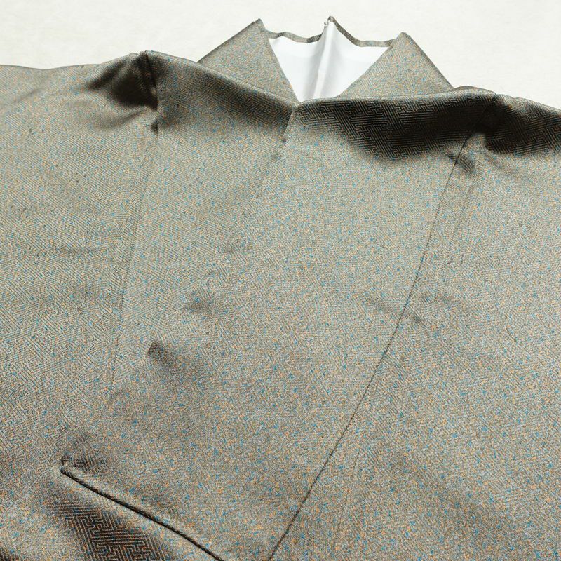 付け下げ 美品 綸子 正絹 その他の柄 袷仕立て 身丈159.5cm 裄丈65cm 一部しつけ糸付き 共八掛 フォーマル 着物 緑・うぐいす色_画像17