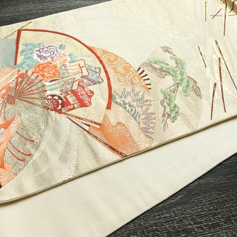 袋帯 詠歌清泉文 六通柄 フォーマル用 正絹 古典柄 箔 帯 クリーム_画像9