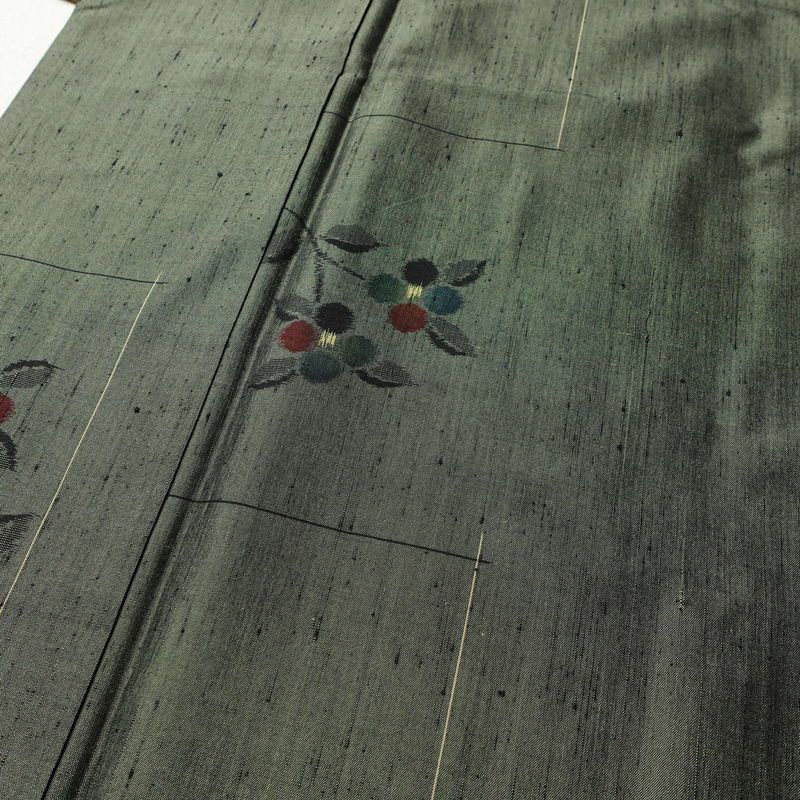 紬 良品 飛び柄 正絹 木の葉・植物柄 袷仕立て 身丈162cm 裄丈68.5cm 着物 緑・うぐいす色_画像5