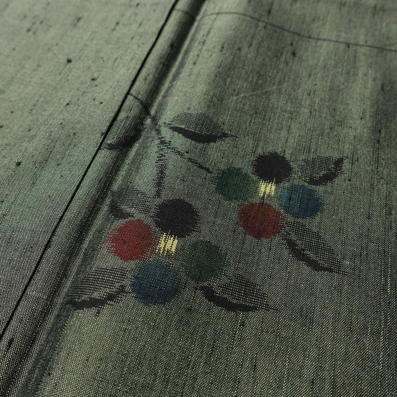 紬 良品 飛び柄 正絹 木の葉・植物柄 袷仕立て 身丈162cm 裄丈68.5cm 着物 緑・うぐいす色_画像6