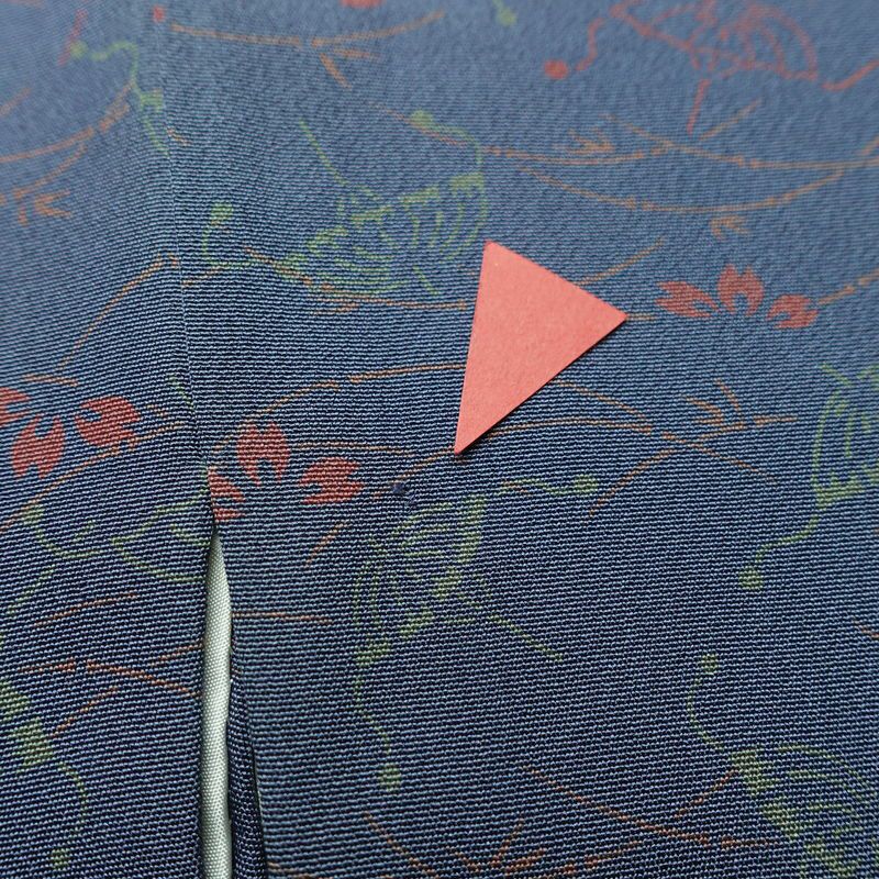 小紋 しつけ糸付き 縮緬 総柄 正絹 古典柄 袷仕立て 身丈160cm 裄丈69.5cm 着物 青・紺_画像13