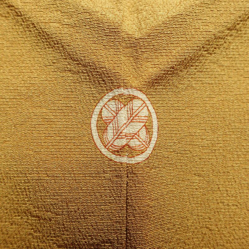 訪問着 良品 縮緬 一つ紋付き 正絹 古典柄 袷仕立て 身丈162cm 裄丈65.5cm 箔 共八掛 フォーマル 着物 黄・黄土色_画像14