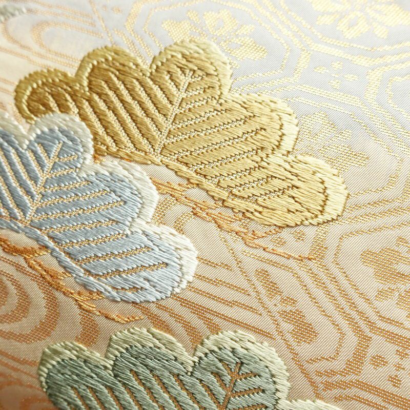 袋帯 六通柄 フォーマル用 正絹 古典柄 刺繍 金糸 帯 振袖用 多色使い_画像3