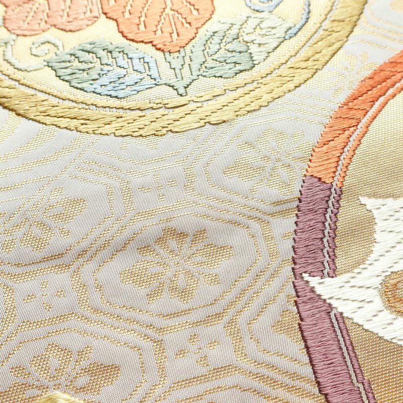 袋帯 六通柄 フォーマル用 正絹 古典柄 刺繍 金糸 帯 振袖用 多色使い_画像4