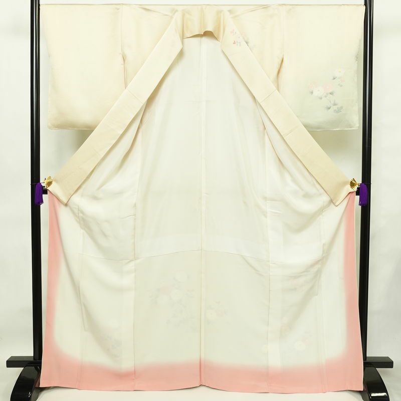 訪問着 良品 しつけ糸付き 金駒刺繍 正絹 花柄 袷仕立て 身丈167cm 裄丈68cm 箔 金彩 フォーマル 着物 クリーム_画像3