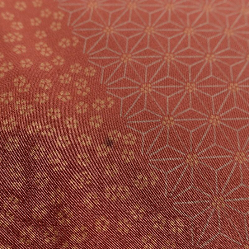 小紋 しつけ糸付き 縮緬 総柄 正絹 麻の葉柄 袷仕立て 色違い共八掛 身丈160.5cm 裄丈67cm 着物 小豆・エンジ_画像19