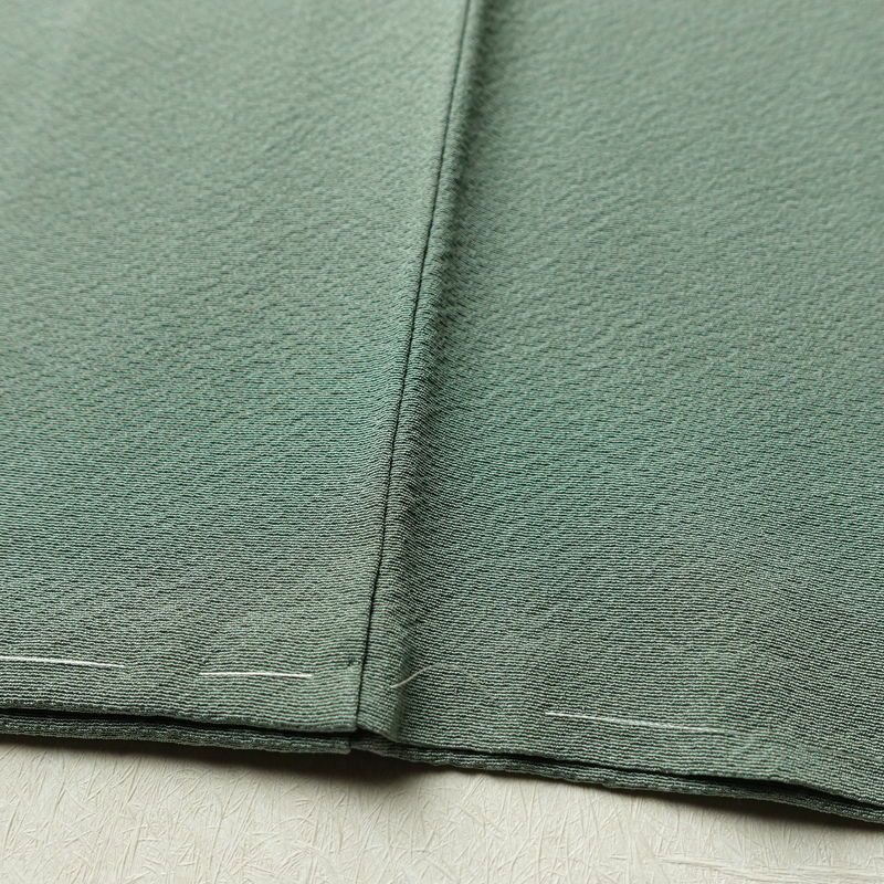 色無地 しつけ糸付き 縮緬 正絹 無地 袷仕立て 身丈159cm 裄丈70.5cm 共八掛 フォーマル 着物 緑・うぐいす色_画像8