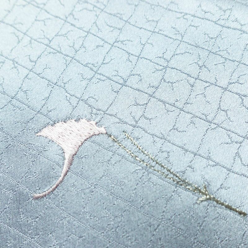 訪問着 綸子 正絹 木の葉・植物柄 袷仕立て 身丈163cm 裄丈67cm 刺繍 フォーマル ぼかし 菊 桜 紅葉 着物 共八掛 青・紺_画像9