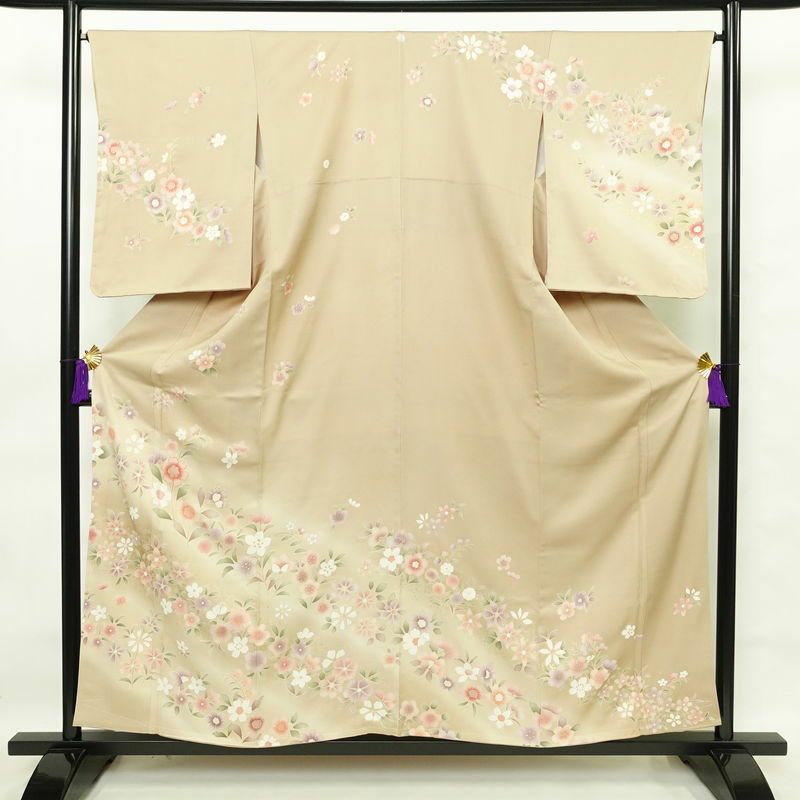 訪問着 しつけ糸付き 金駒刺繍 一つ紋付き 正絹 花柄 袷仕立て 身丈158cm 裄丈66.5cm 箔 金彩 フォーマル 着物 ベージュ_画像1