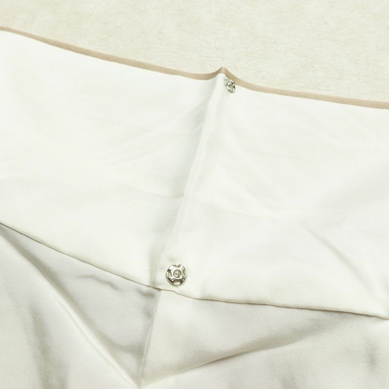 訪問着 しつけ糸付き 金駒刺繍 一つ紋付き 正絹 花柄 袷仕立て 身丈158cm 裄丈66.5cm 箔 金彩 フォーマル 着物 ベージュ_画像20