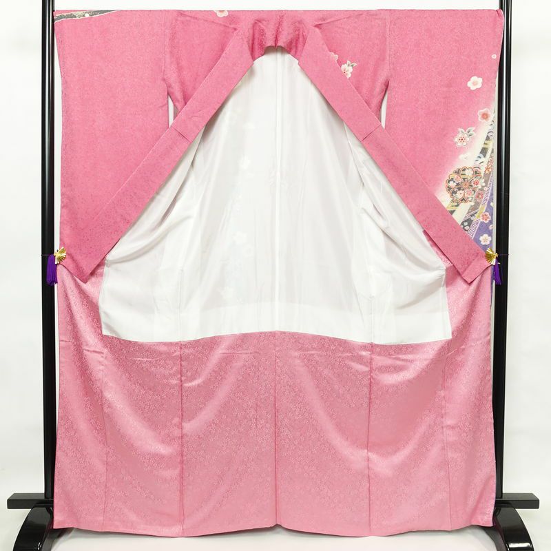 振袖 良品 正絹 花柄 袷仕立て 身丈166.5cm 裄丈69.5cm 箔 金彩 着物 成人式 二十歳の集い ピンク_画像3