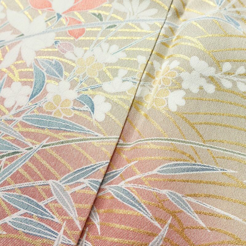 訪問着 美品 縮緬 一つ紋付き 正絹 風景柄 袷仕立て 身丈159.5cm 裄丈69.5cm 箔 金彩 フォーマル 着物 ピンク_画像10