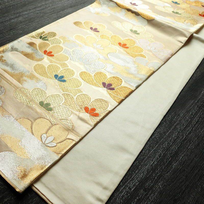 袋帯 六通柄 フォーマル用 正絹 古典柄 箔 金糸 帯 ベージュ_画像7